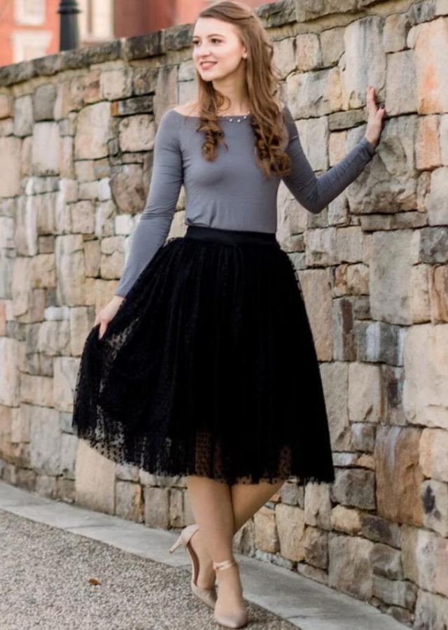 black tulle skirt outfit for office