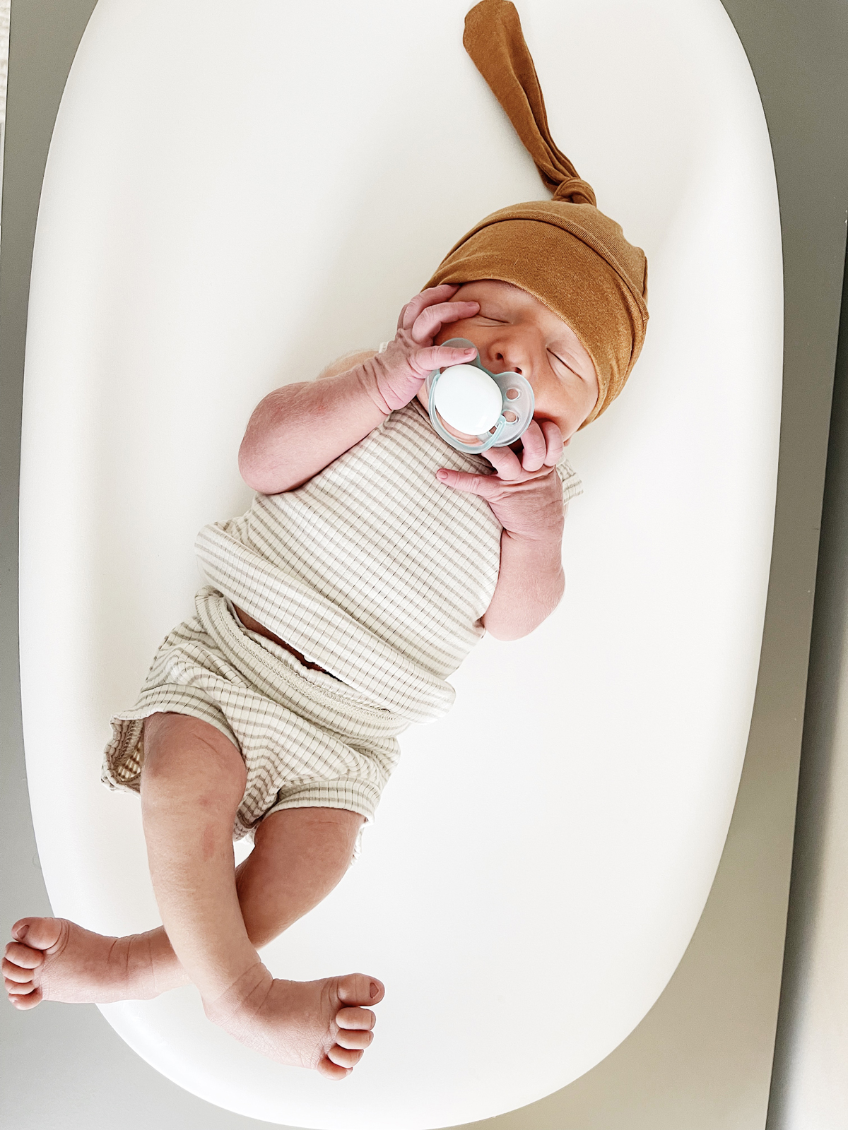 eatsleepwear newborn baby essentials the hatch baby grow smart changing pad