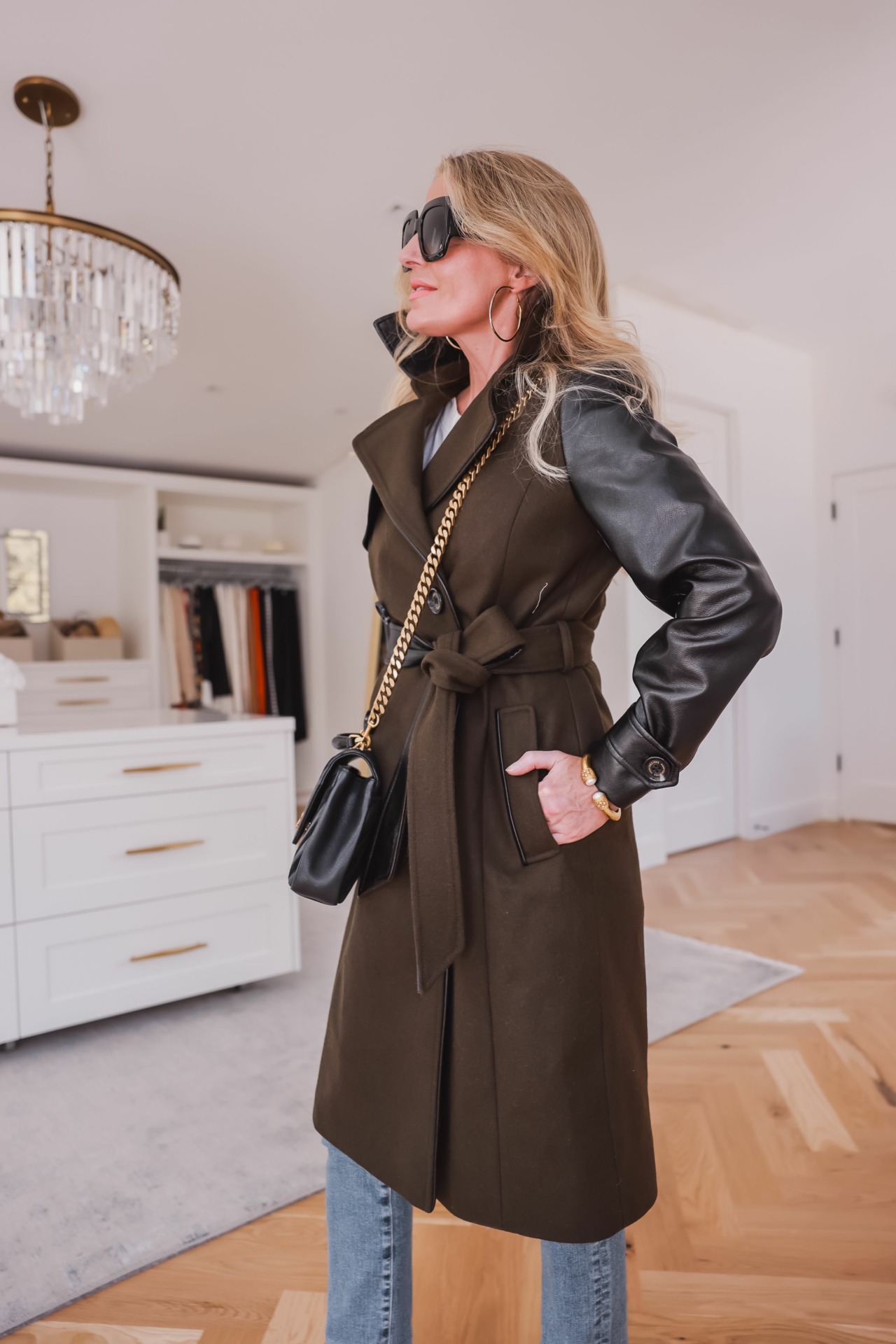 Fall jackets, fall outfits, best jackets for fall, don’t look frumpy in fall jackets, 3rd layer for fall, how to complete an outfit, leather blazers, black blazers, trench coat, puffer jacket, what to wear with jeans and a t-shirt, erin Busbee, fashion blogger over 40, telluride, CO, Sam Edleman mixed-media trench