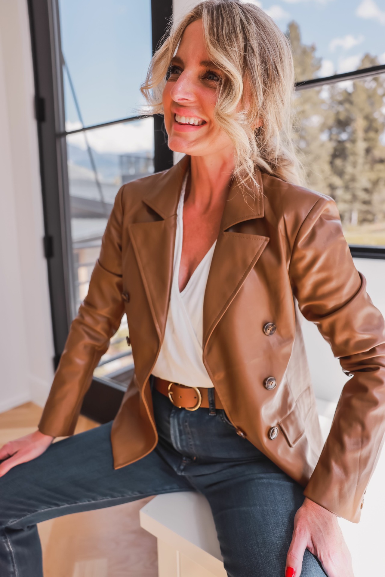 Fall jackets, fall outfits, best jackets for fall, don’t look frumpy in fall jackets, 3rd layer for fall, how to complete an outfit, leather blazers, black blazers, trench coat, puffer jacket, what to wear with jeans and a t-shirt, erin Busbee, fashion blogger over 40-telluride, CO, Evereve Elizabeth St Blazer